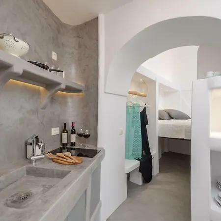 Nissos House Santorini 펜션 Akrotírion