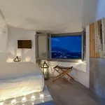 Nissos House Santorini