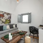 度假居 Nissos House Santorini *